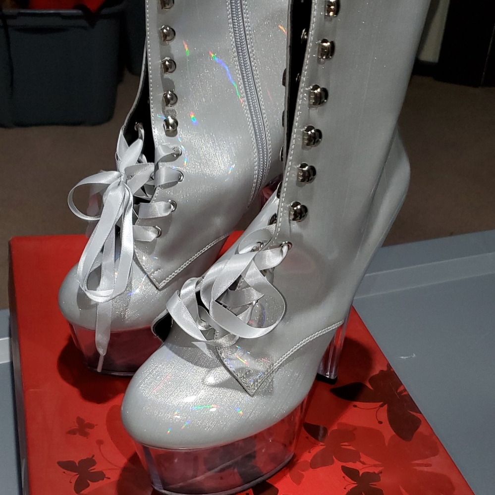 Sexy platform boots